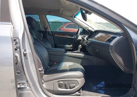 2015 Hyundai Genesis 3.8 z USA, uszkodzony, nr VIN KMHGN4JEXFU048538